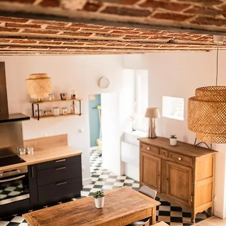 Le Carre 1869 بيت للعطل